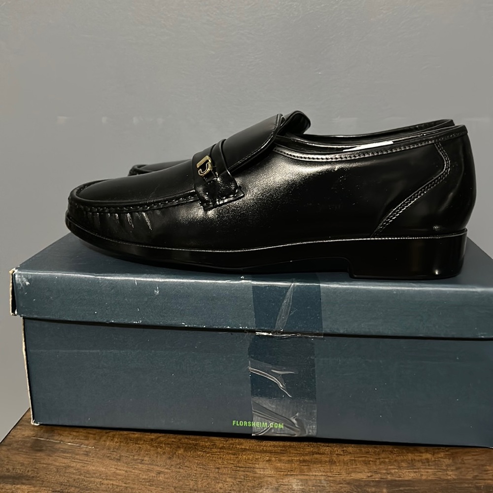 Florsheim black Milano slip ins size 12d.  Comfortech. New in box